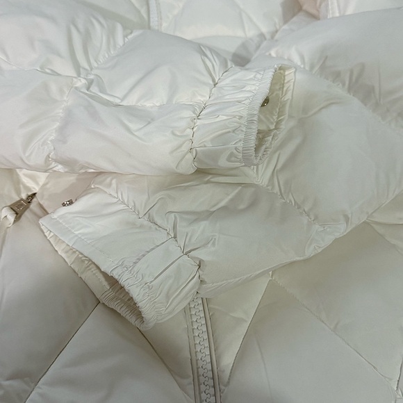 Moncler White Down Jacket - Picture 8 of 9